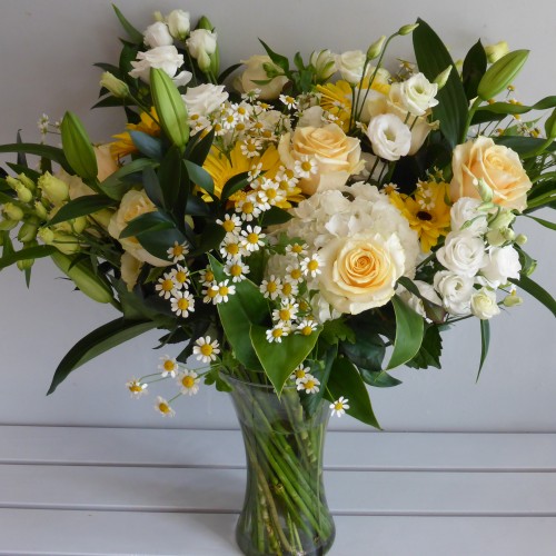 http://www.janwatters.com/shop/bouquets/peaches-and-cream/