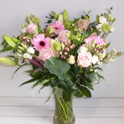 Super Mam Mothers Day Hand Tied Bouquet (1)